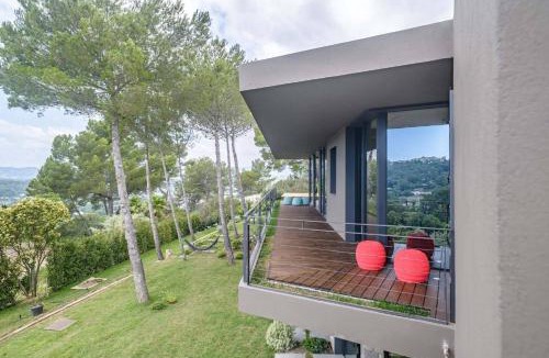 Mougins Villa | FRGK TTWHYNOT Luxury Contemporary Villa Pool, Garden & Ultra-Fast Wi-Fi