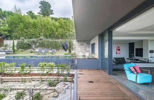 Mougins Villa | FRGK TTWHYNOT Luxury Contemporary Villa Pool, Garden & Ultra-Fast Wi-Fi
