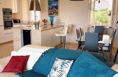 Tourrettes-sur-Loup House | Fully air-conditioned 4-star luxury village house