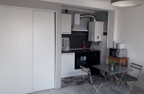 Bas-Vernet Apartment | Fully equipped studio with parking and balcony in secure residence