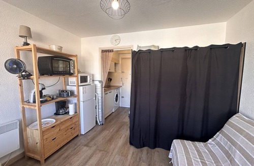 Sete Apartment | Fully equipped studio near beach with AC and washing machine