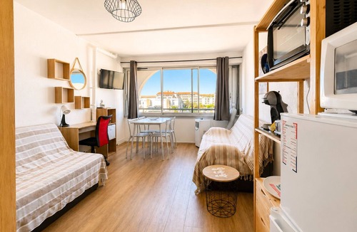 Sete Apartment | Fully equipped studio near beach with AC and washing machine