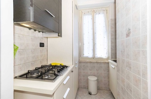Santa Rita Apartment | Functional apartment perfect for 3 guests is located in a strategic and well-served position, a few steps from the Olympic Stadium/Pala Alpitour, Lingotto, Sporting tennis Press Club, Faculty of Economics and from the bus/tram stops that connect the