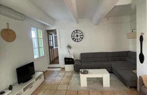 Capestang Apartment | Gîte au cœur des vignes, près du canal du Midi