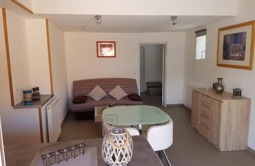 Caux Apartment | Gîte "des trois terrasses" piscine, clim