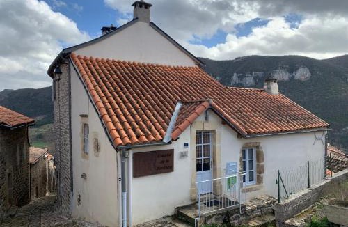Mostuejouls House | Gîte l'oustal de la fontaine Grand Causses et Gorges du Tarn