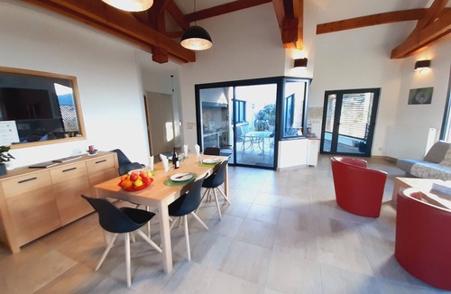 Mallemoisson Cottage | GÎTE LA MAISON BLANCHE - 150 m² - sleeps 6 + 4 extras
