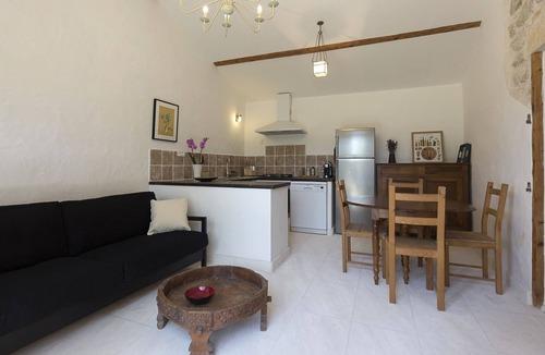 Cheval-Blanc Cottage | Gîte "Le Petit Provençal".