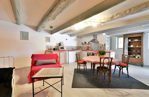 Lussan Apartment | Gîte Romy - Gîte avec piscine partagée