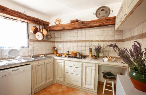 Castellet House | Gîte St Roch en Luberon