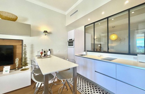 California - Pezou Apartment | Gallia Park