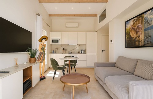 Antibes Old Town House | Garden Retreat · Old Town Antibes · 1BR House with Private Garden