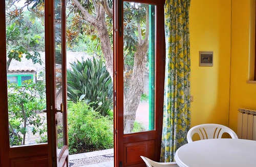 Mazzeo Apartment | Gardenhouse on the largest beaches of Taormina apartment n. 2 for 4 people