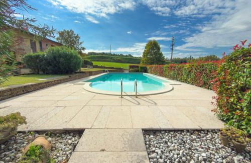 Lonato del Garda Apartment | giardino privato e piscina, Oasi Garda