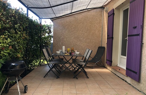 Saint-Christol-Les-Ales House | Gîte 'Le Murier Platane' with Shared Pool, Wi-Fi & AC - Heike & Didier