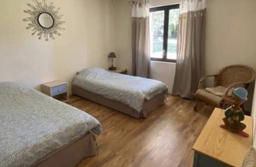 Noves Cottage | Gite le Tillo under the pines