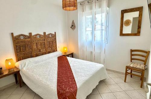 Pomerols Apartment | Gite proche plage, climatisé, terrasse, jardinet et parking, très calme