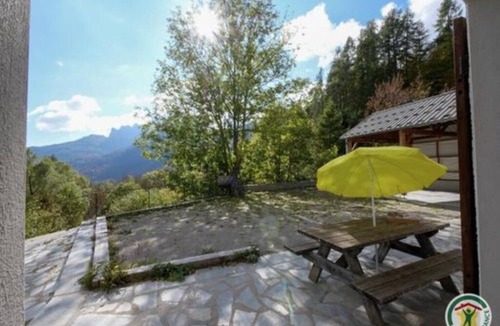 Reallon Ski Chalet | Gîtes de la Lame - L'Écurie : Authentic charm and serenity in the heart of the Écrins mountains