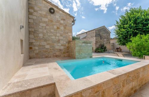 Saint-Victor-la-Coste House | Gites Hotilleul