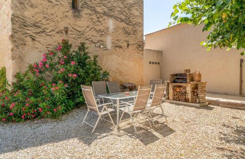 Saint-Victor-la-Coste House | Gites Hotilleul