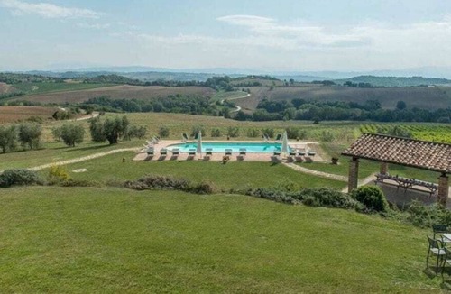 Compignano Apartment | Giuseppe Apartment at Il Casale di Ceci - Organic Estate in Umbria