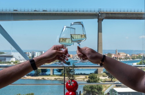 Martigues Hotel | Golden Tulip Martigues Provence