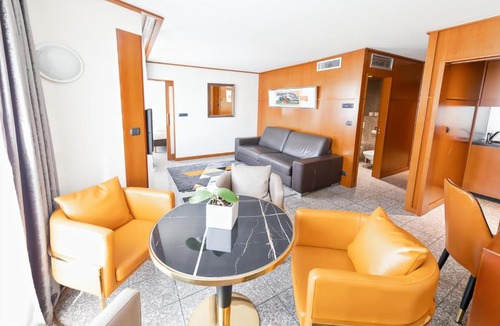 Nice City Centre Hotel | Goldstar Resort & Suites