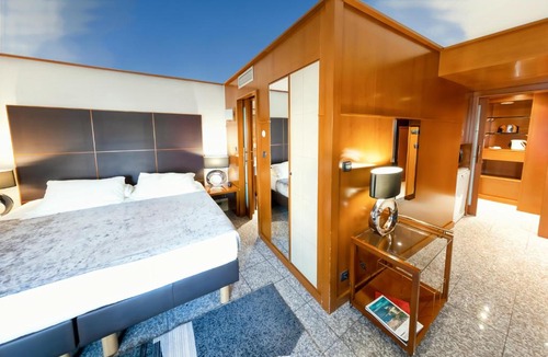 Nice City Centre Hotel | Goldstar Resort & Suites