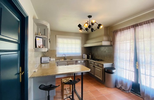 Mougins Villa | Gorgeous 4 bedroom, 3 bathroom villa with private pool & sea view in Mougins