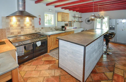 Cavaillon House | Gorgeous home in Cavaillon