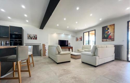 Grans House | Gorgeous Home In Grans