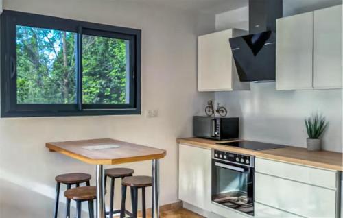 Paluds de Noves House | Gorgeous Home In Noves