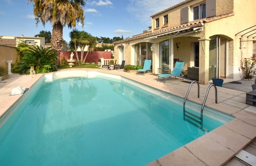 Rognonas House | Gorgeous home in Rognonas