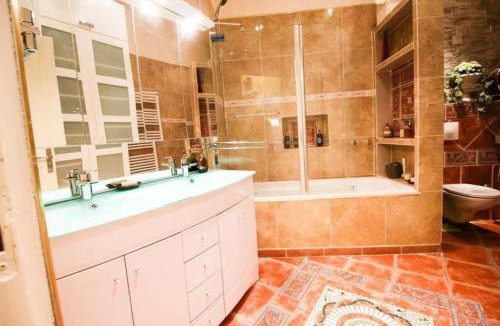 Prefecture Apartment | Grand appartement pour 4 personnes/Cours Lieutaud