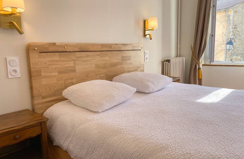 Comps-sur-Artuby Hotel | Grand Hôtel Bain