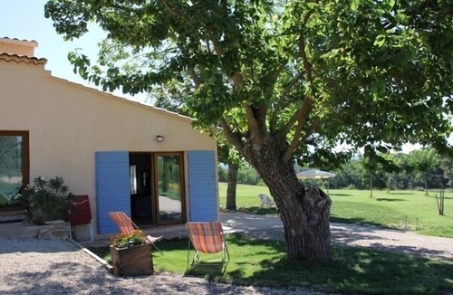 Peypin-d'Aigues Apartment | Grand Studio 45 m2 with swimming pool Luberon