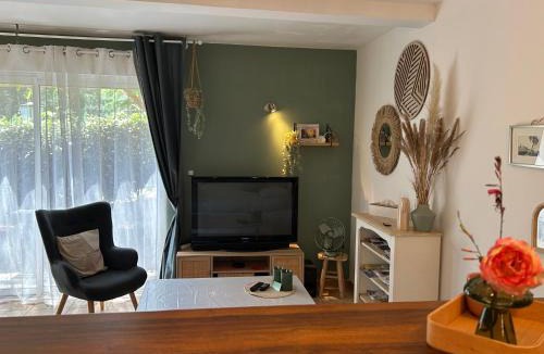 Digne-les-Bains Apartment | Grand studio en rez de jardin avec terrasse parking motos