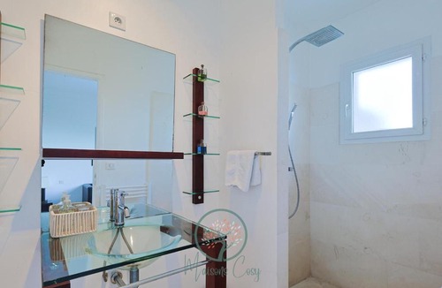 Ensues-la-Redonne Bed & Breakfast | Grand Studio "Madrague" - Domaine Ciel et Mer