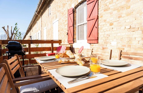 Salin-de-Giraud Apartment | Grand T2 Familiale - Terrasse