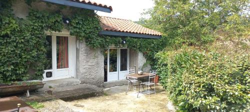 Saint-Beaulize House | Grande maison rustique sur les contreforts du Larzac