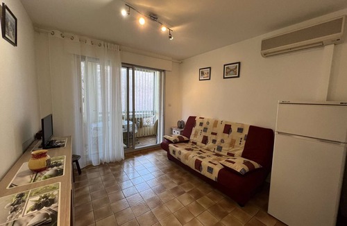 Valras-Plage Apartment | Great Value Studio near Beach, Sleeps 2, Parking Included