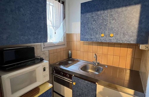 Valras-Plage Apartment | Great Value Studio near Beach, Sleeps 2, Parking Included