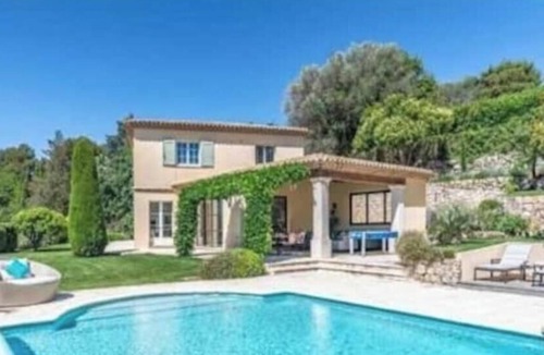 Mougins Villa | Green pool villa.