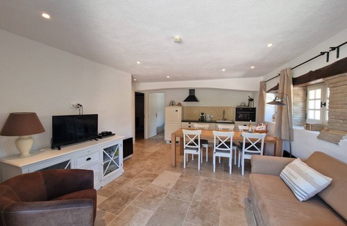Plan-de-la-Tour Apartment | Ground-floor Apartment Baggari 12 with Private Terrace, shared Swimming Pool