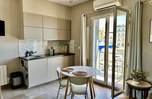 Sete Apartment | Ground floor apartment with balcony and canal views