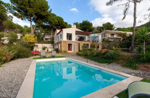 La Madrague Villa | Ground floor villa with swimming pool 150 m from the sea – Sea view, Wi-Fi and air conditioning