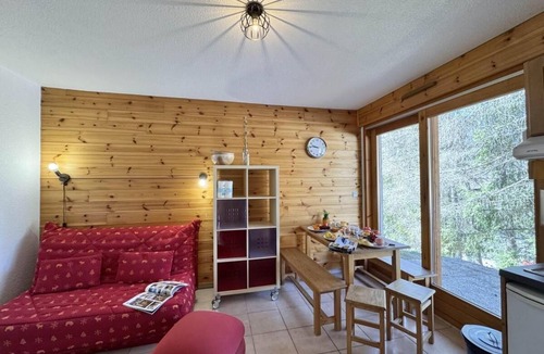 Vars Apartment | Ground floor, terrace, tv, ski locker, 32m², Vars