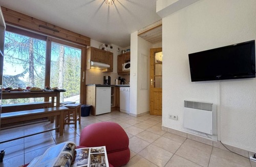 Vars Apartment | Ground floor, terrace, tv, ski locker, 32m², Vars
