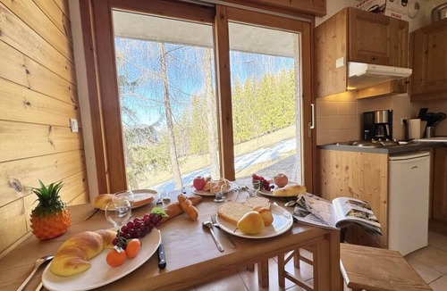 Vars Apartment | Ground floor, terrace, tv, ski locker, 32m², Vars