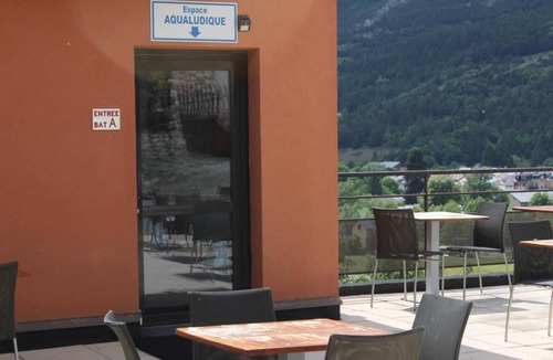 Jausiers Apartment | Ground floor, view valley, swimming pool, hammam, terrace, parking, tv, 27m², Pra Loup